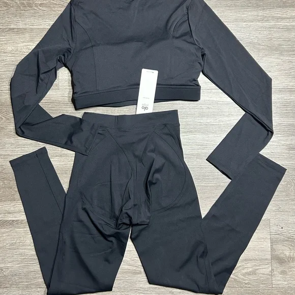 ALO Yoga Black Leggings and Crop Top Set - Picture 2 of 2